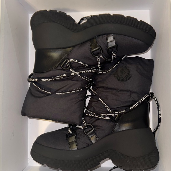 Moncler Resile Apres Water Repellent Boot - Picture 2 of 7
